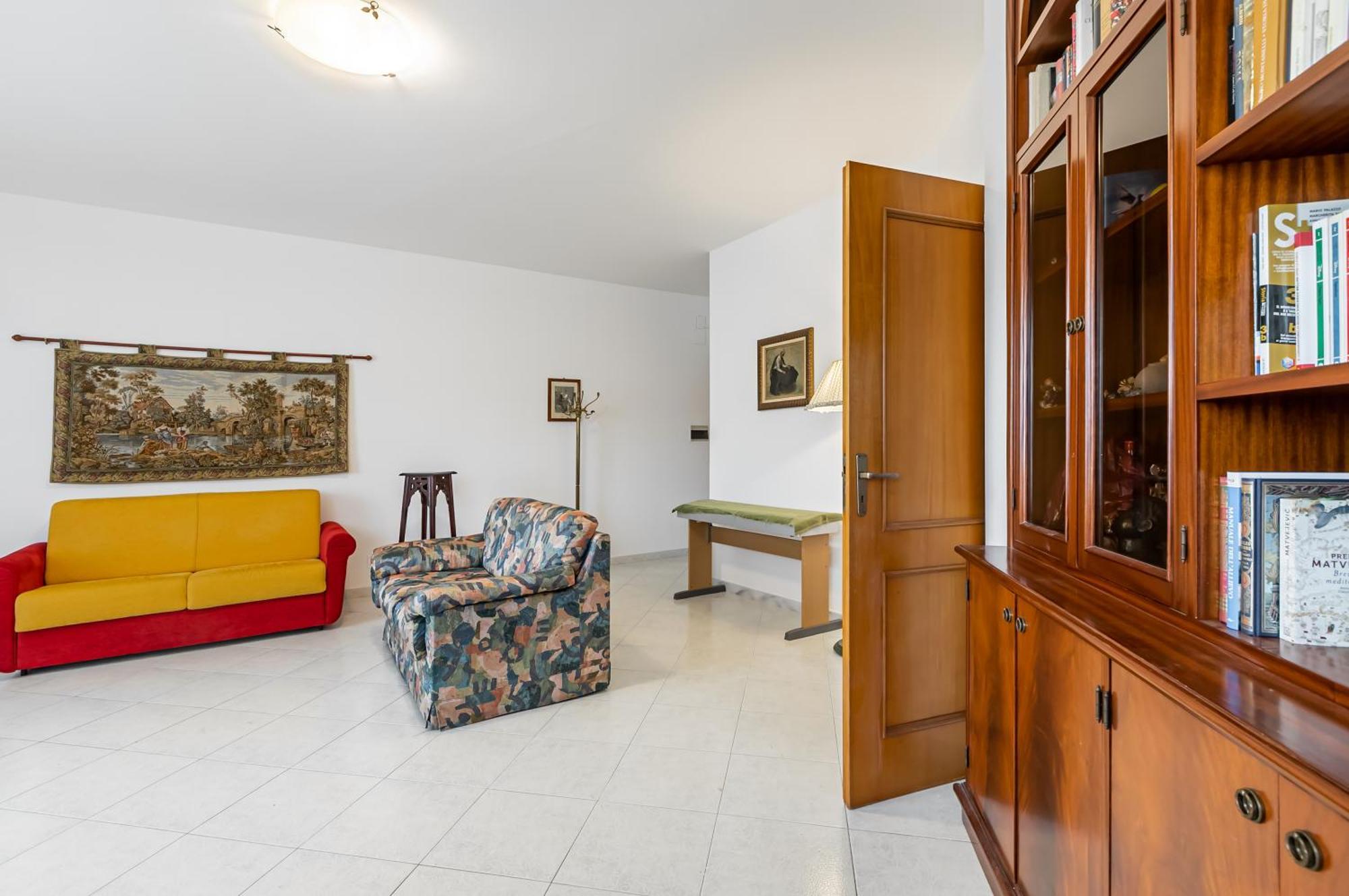 Palazzo Reale & Piazza Indipendenza Roomy Flat Palermo Bagian luar foto
