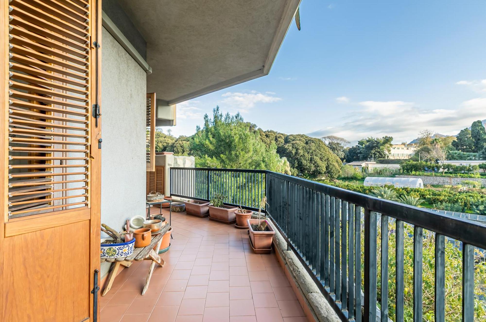 Palazzo Reale & Piazza Indipendenza Roomy Flat Palermo Bagian luar foto
