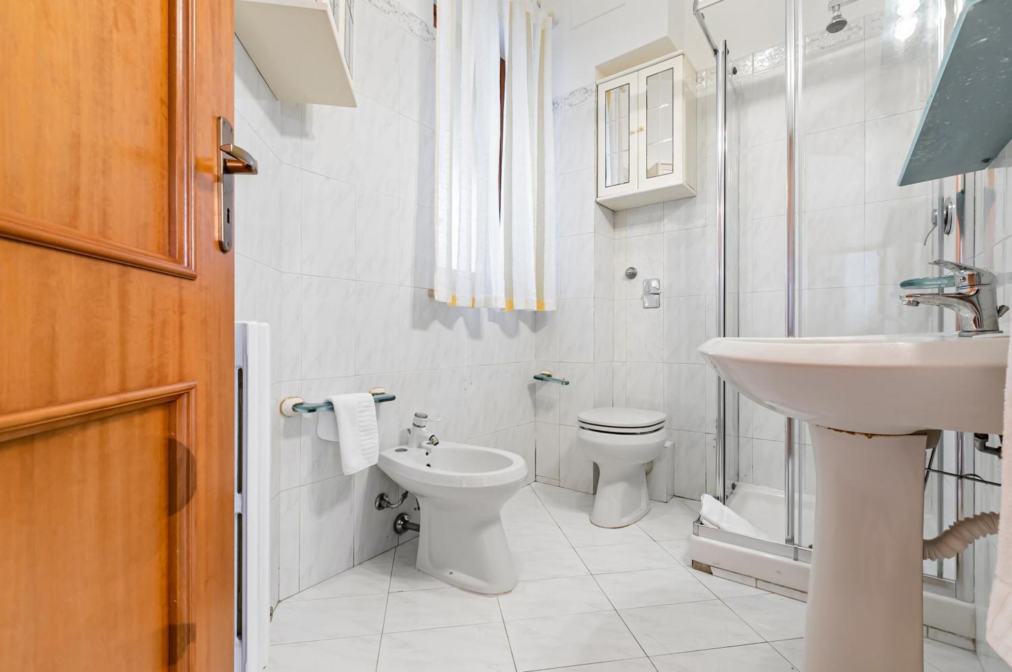 Palazzo Reale & Piazza Indipendenza Roomy Flat Palermo Bagian luar foto